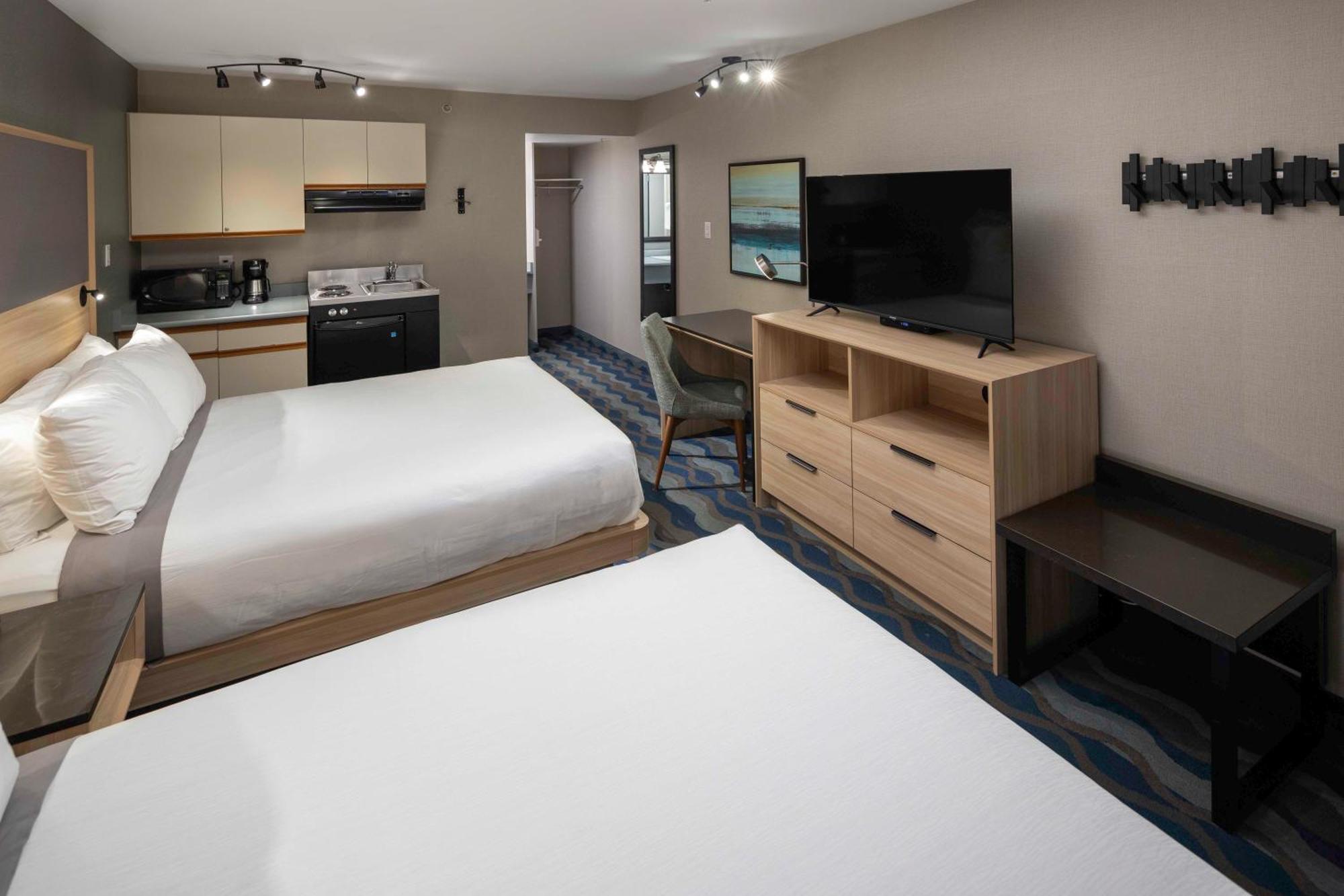Accent Inns Vancouver Airport Richmond Bagian luar foto