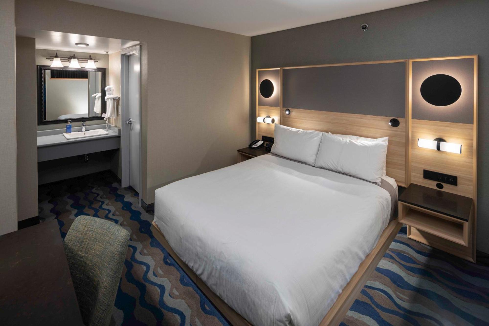 Accent Inns Vancouver Airport Richmond Bagian luar foto
