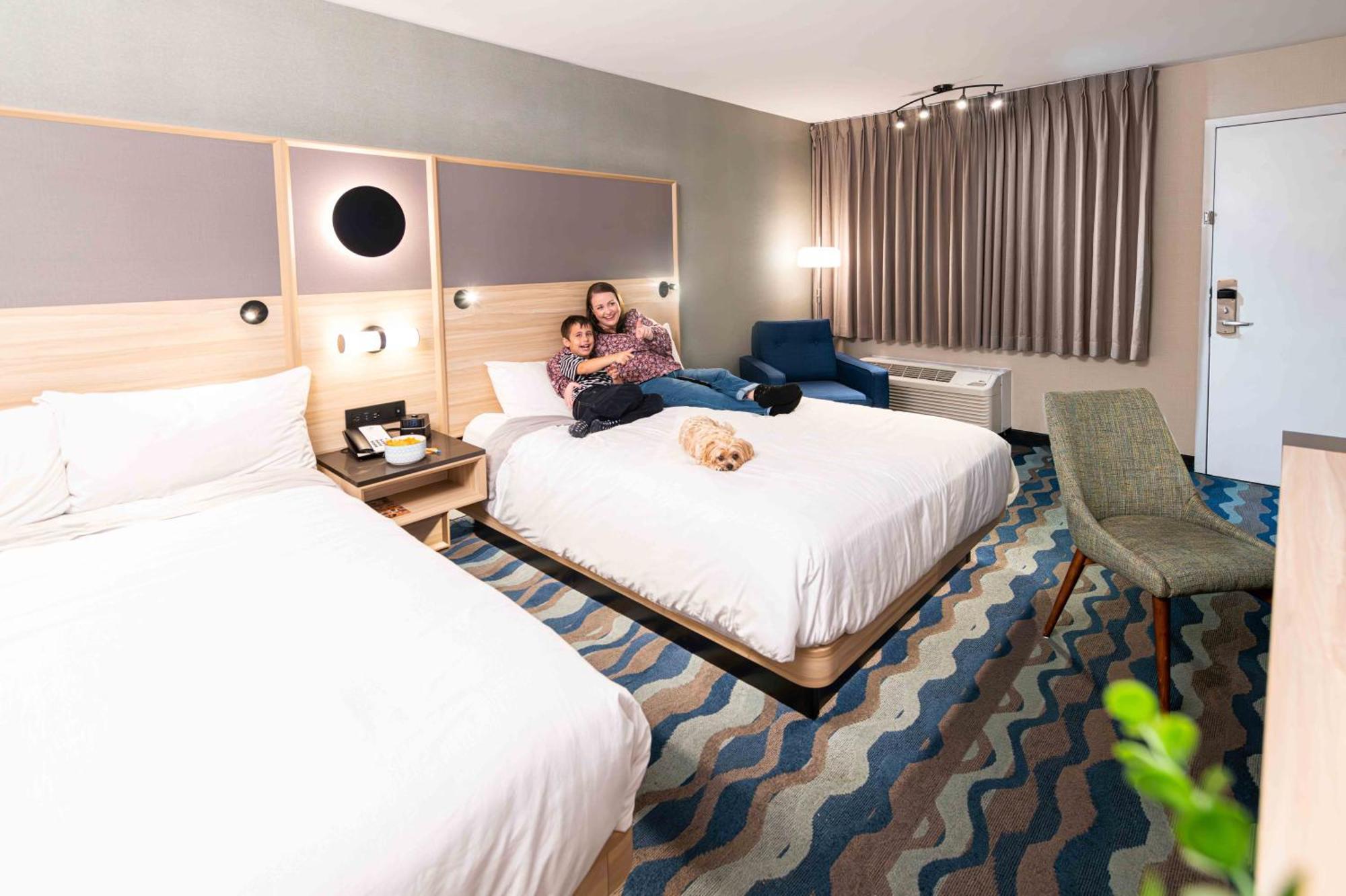 Accent Inns Vancouver Airport Richmond Bagian luar foto
