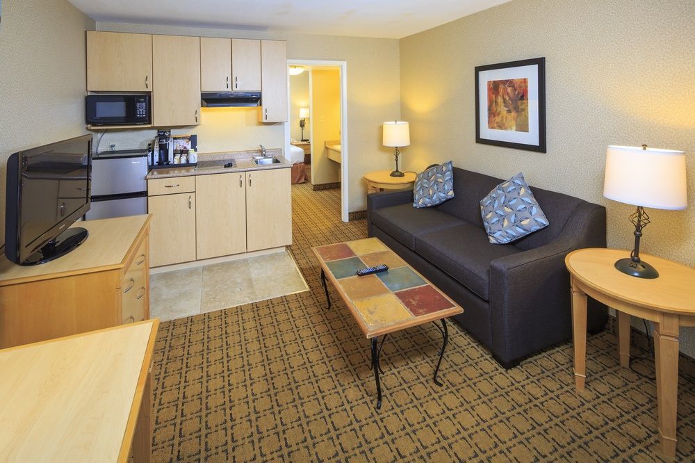 Accent Inns Vancouver Airport Richmond Bagian luar foto